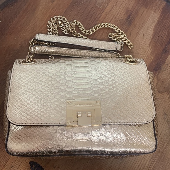 Michael Kors Med Tina Convertible Pale Gold Flap Flip Lock Embossed Leather Bag - Picture 14 of 17